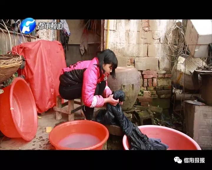 「城事」信阳小女孩无爹无娘，只是想让爷爷奶奶吃顿城里饭