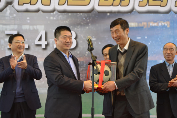 皖西学院隆重举行足球学院揭牌仪式