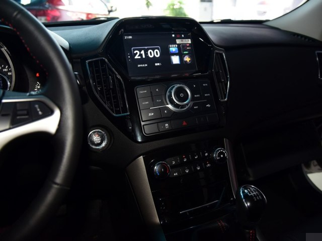 车长4米4，前脸神似林肯，7万起，配5年质保，叫板吉利？