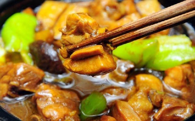 黄焖鸡米饭最正宗的是哪家,哪里黄焖鸡米饭最出名