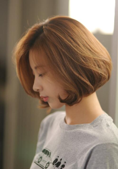 圆脸适合的短发造型,2017圆脸流行发型短发