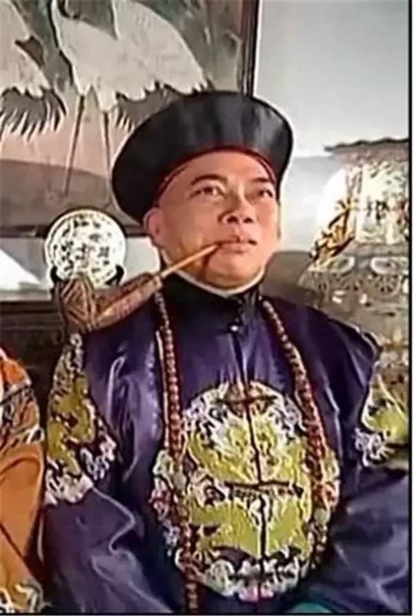 星爷金刚腿和铁头功,还记得功夫巨星李小龙吗