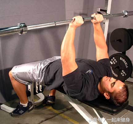 该不会不知道胸沟(中缝)是什么吧?