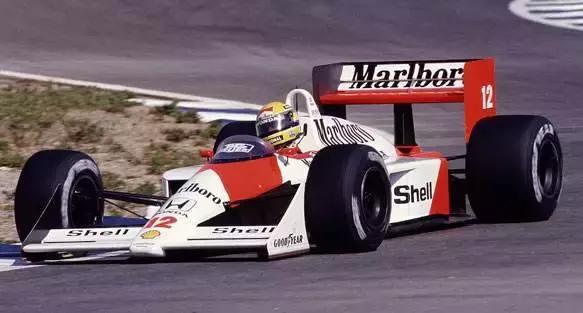 你们都是来看赛车，我来看的是会移动的几个亿！