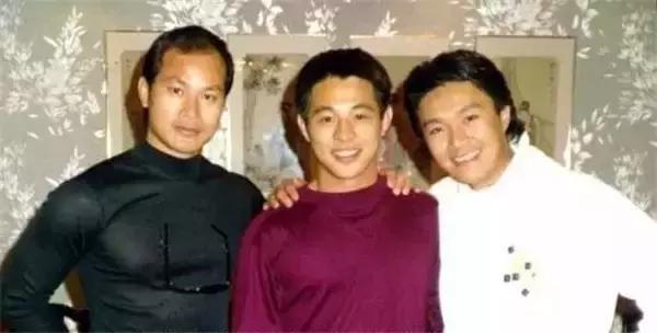 洪金宝被军官打是什么电影,当年被李小龙暴揍的洪金宝