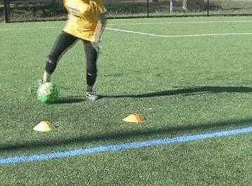 足球实战过人技巧教学,足球传接球动作要领口诀