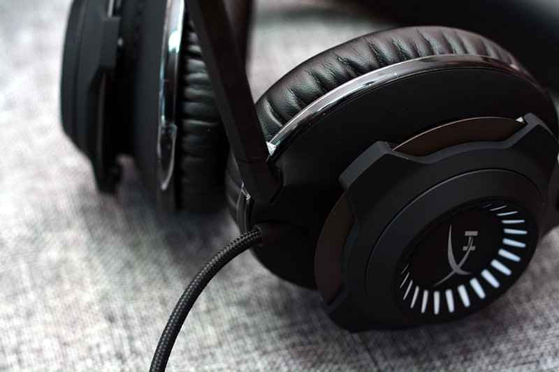 金士顿黑鹰和黑鹰s对比,黑鹰金士顿