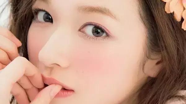 为什么自己妆看起来脏脏的,为什么开始化的妆脏脏的