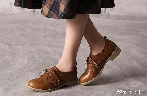 英伦小皮鞋美女,英伦风小皮鞋女有哪些品牌