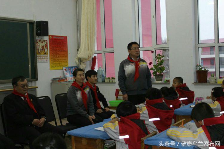 巩建伟,集宁区光明街小学校长巩建伟