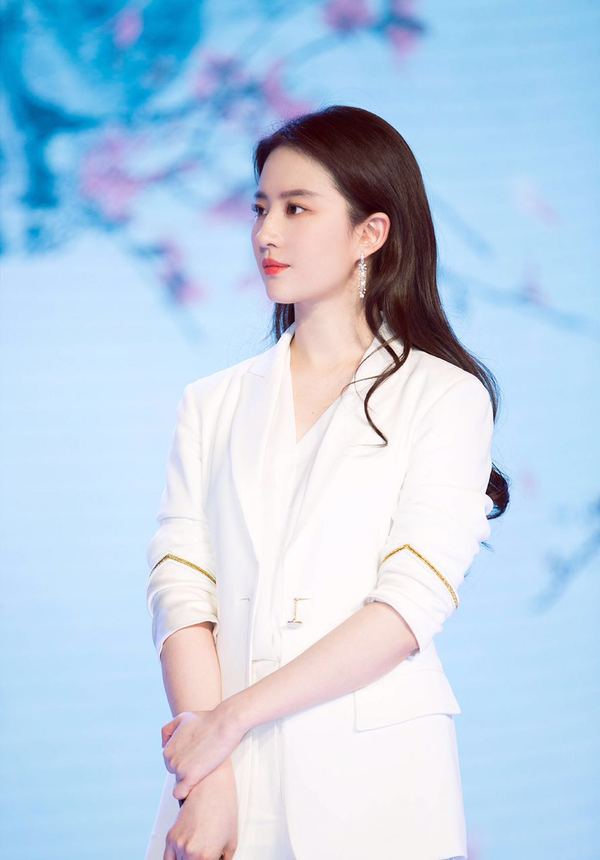 赵薇周迅章子怡红毯,赵薇章子怡百花奖同台不互动