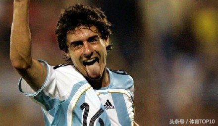 致敬球王之王梅西,致敬梅西致敬一代人的青春