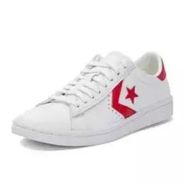 「明星情侣款」走到哪都是“甜蜜发射器”