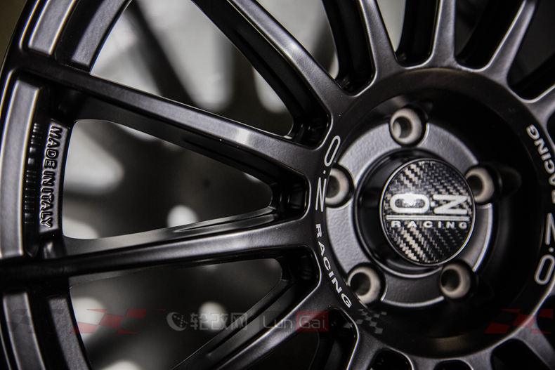 勒芒经典——OZSuperturismoLM轮毂细节展示