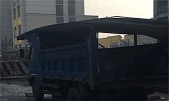 女生生西瓜,妹子吃冰镇西瓜拉肚子