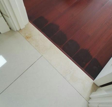 卫生间老是积水怎么办,卫生间低洼处积水怎么处理