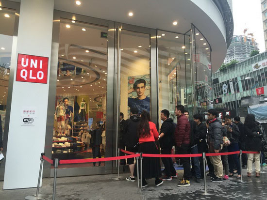 服装店生意这么差怎么不倒闭,服装店亏本了继续干下去