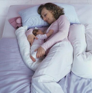 二胎妈妈母乳喂养的正确方法 (第一胎怎么喂二胎母乳)