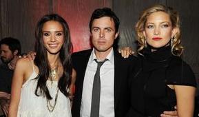 春天到了，10个配件，立即更新您的衣柜，时尚不打烊