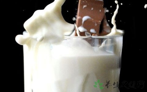 宝宝喝牛奶会上火流鼻血吗,已经上火可以喝牛奶吗