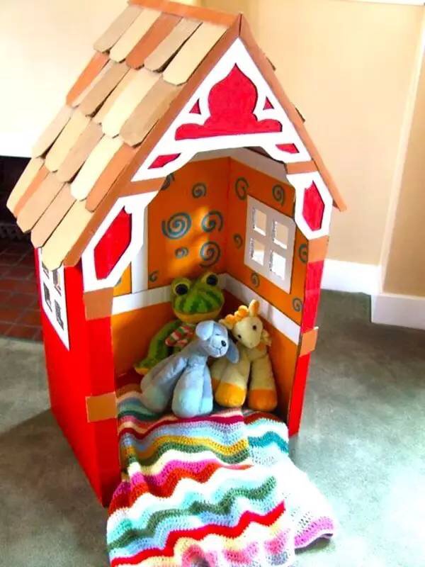 废纸箱做儿童玩具,废纸箱做可爱的宝宝