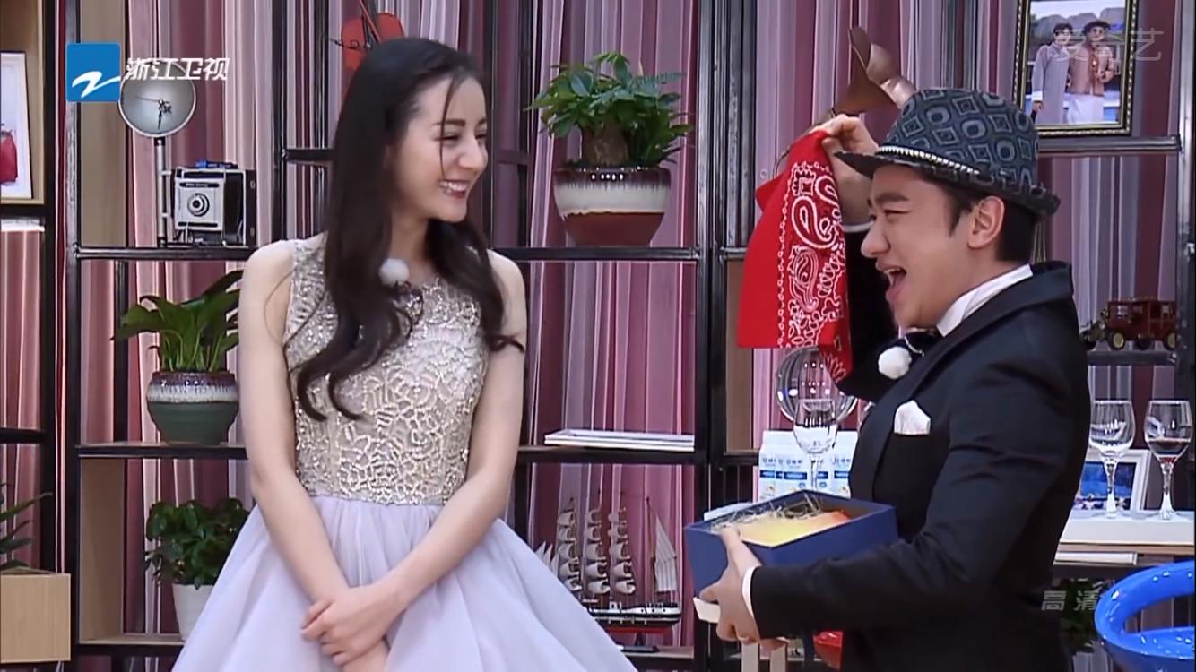 奔跑吧迪丽热巴陈赫吃海鲜第几期,奔跑吧热巴给兄弟团成员送礼物