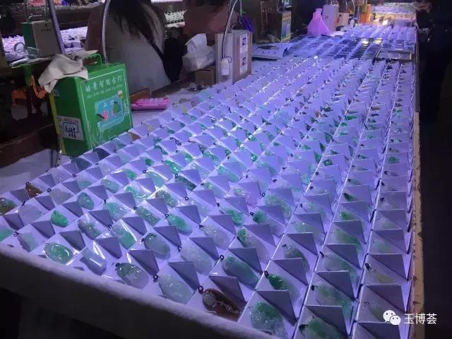 玉石翡翠直播卖货,直播平台翡翠