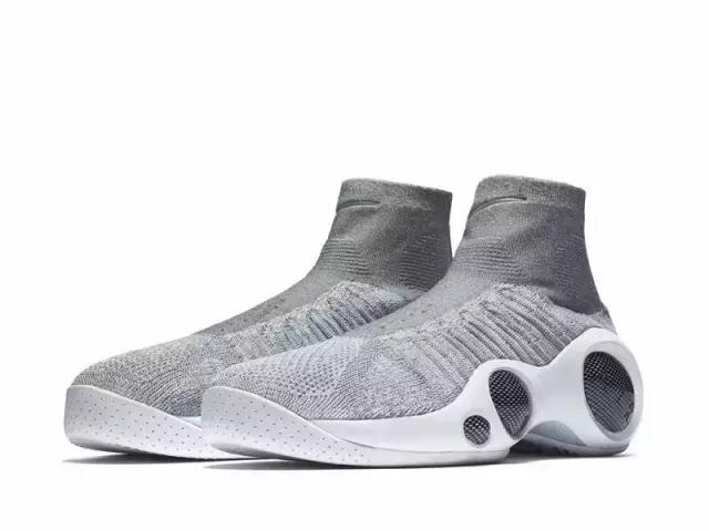 有袜套的鞋怎么搭配,适合搭白袜套的鞋