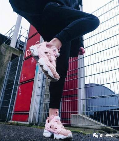 换季了买一双鞋子,换季买什么鞋子好看