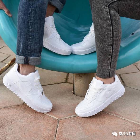 换季了买一双鞋子,换季买什么鞋子好看