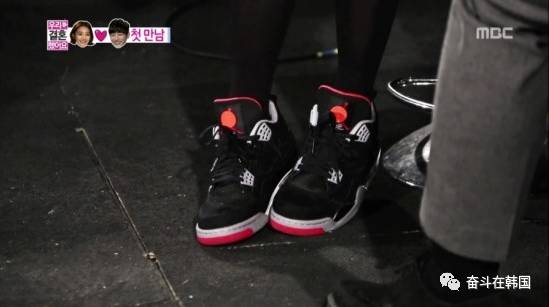 换季了买一双鞋子,换季买什么鞋子好看