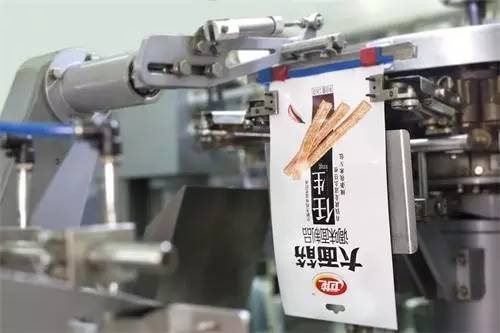 卫龙辣条逗比评测,卫龙15种辣条大评测