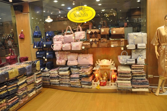 来泰国旅游给朋友带什么礼物回去,春节去泰国准备什么东西