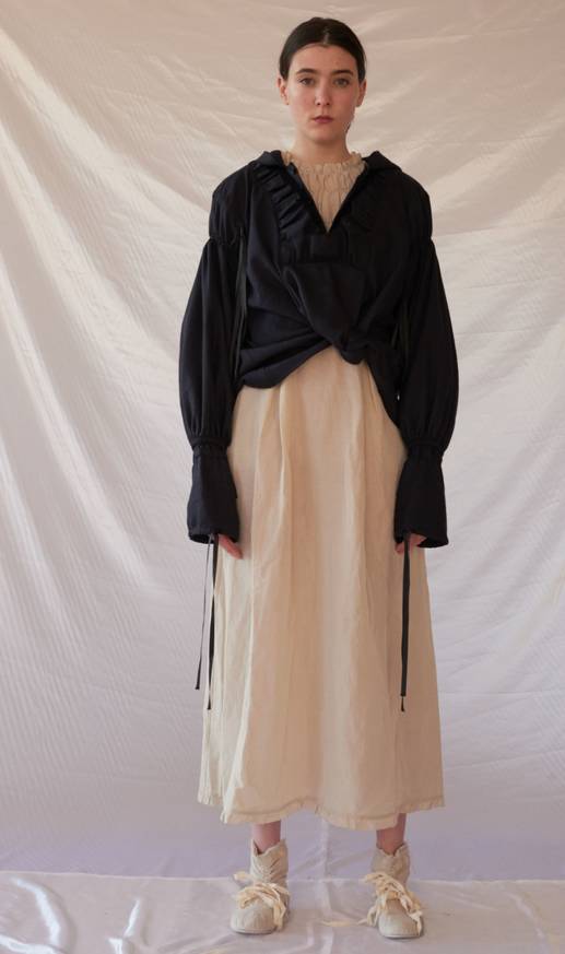 二姨谈时尚｜RenliSu：伦敦升起中国星，米色绿色蓝色