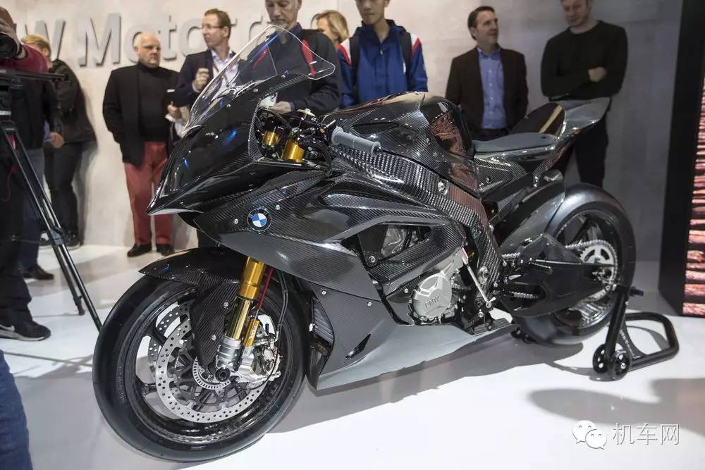 碳纤维BMWHP4，预计会在上海车展亮相