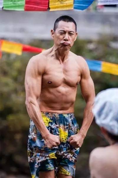 大长腿、六块腹肌，《人民的名义》中大叔居然都是跑步达人