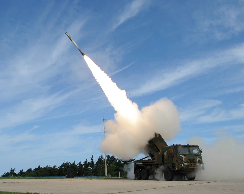 韩国暴雨跳舞,韩国雨天表演