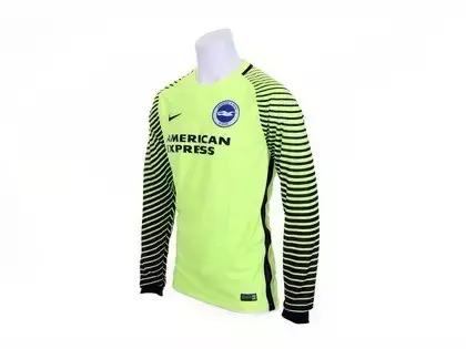 “海鸥”升超！蓝白剑条衫再现顶级联赛！