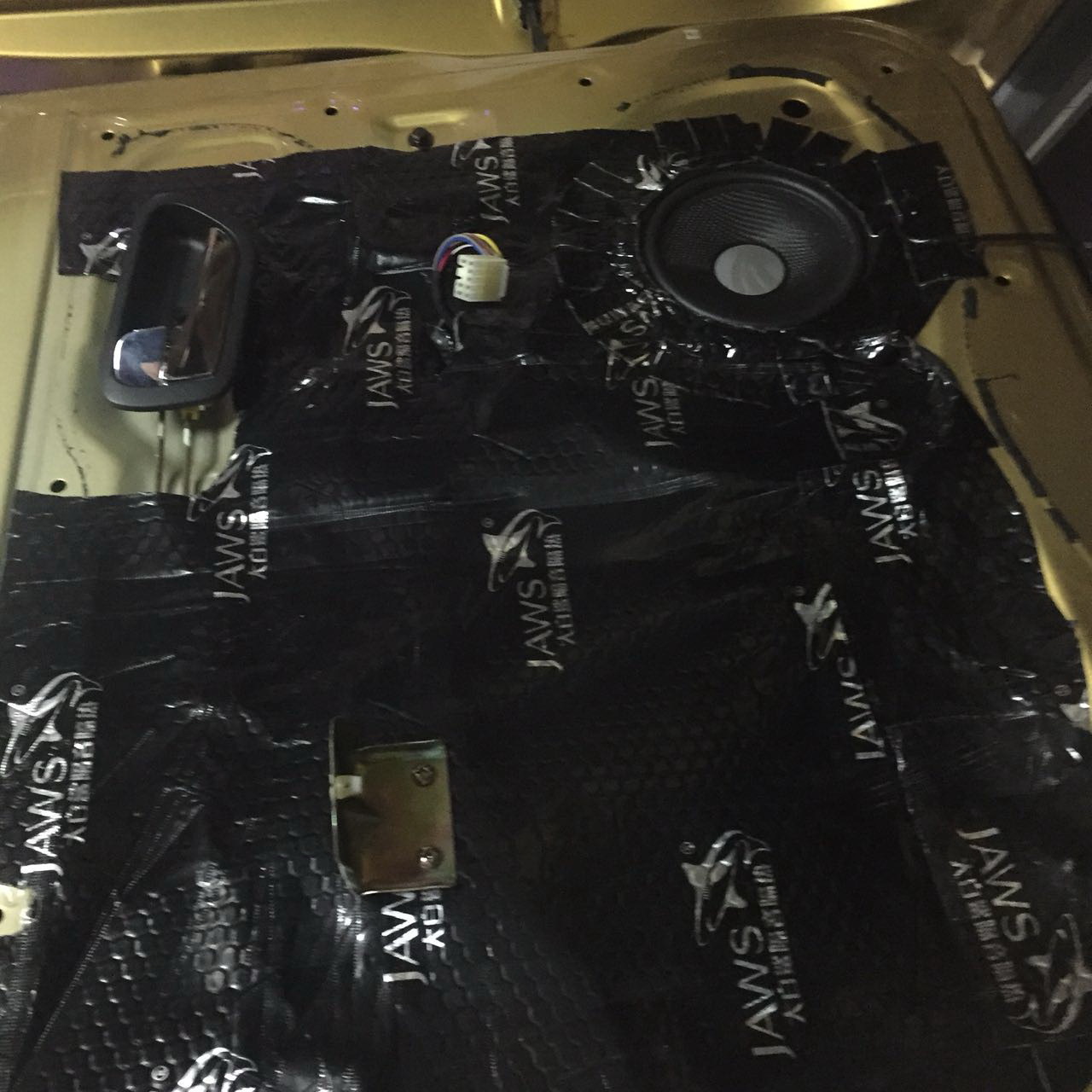 泰安地区五菱宏光s改装隔音,五菱宏光s改门隔音施工过程