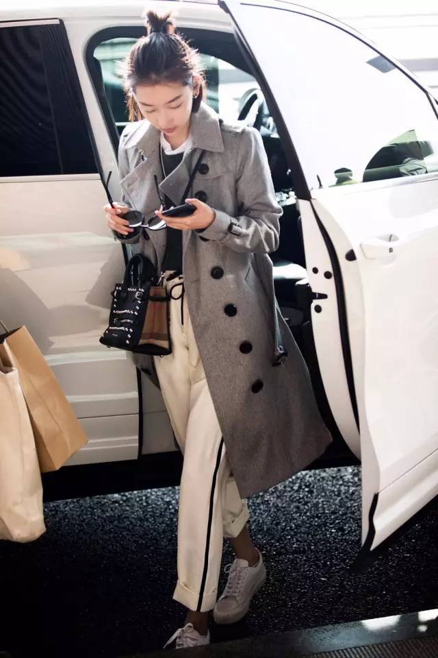 好看的卷裤脚裤子,别再穿阔腿裤了2019年流行这4条