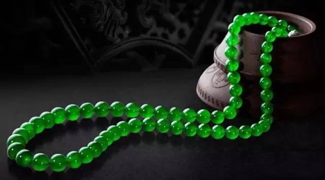 翡翠项链串珠辨真假,翡翠圆珠形项链怎么介绍