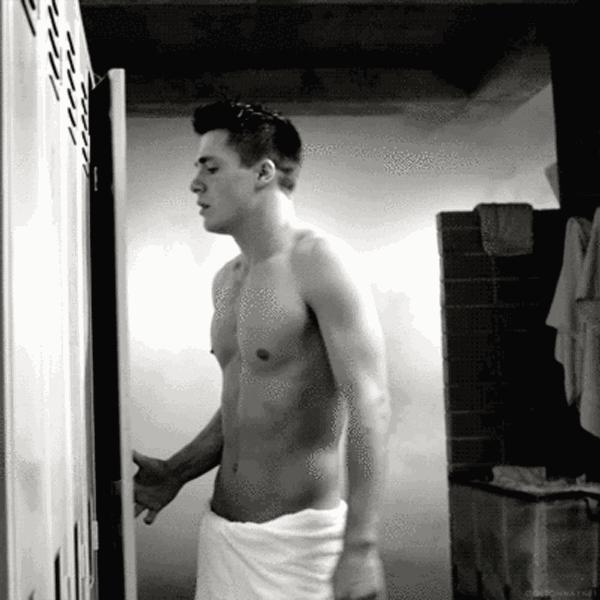 男士后背长痘痘的原因和解决方法,男性背部长满粉刺痘痘怎么解决