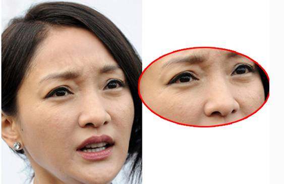 浮粉和正常妆的区别,卡粉和浮粉是什么样的