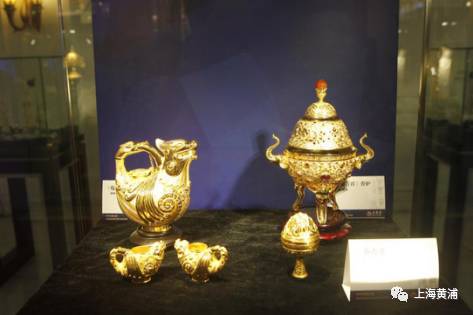 老凤祥迪士尼米奇手镯,老凤祥黄金手镯有云朵