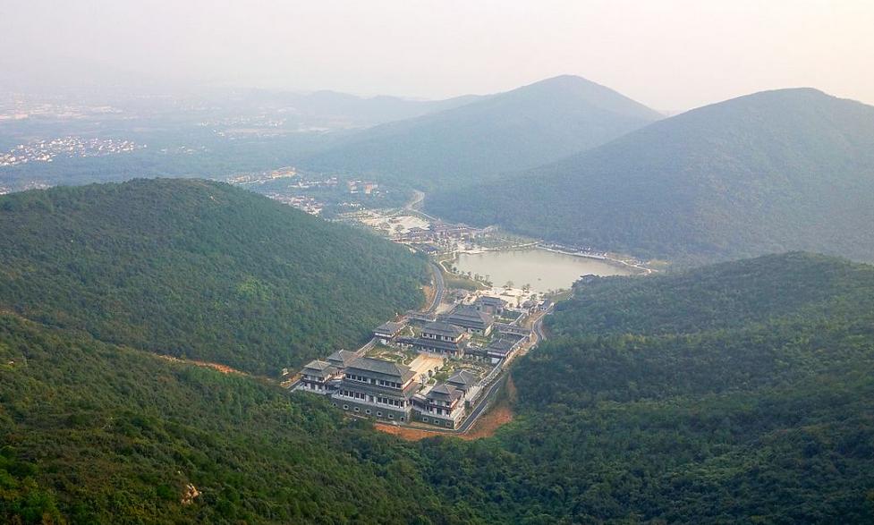 穹窿山景区样子图片,穹窿山景区一大一小