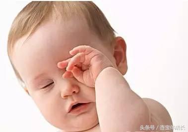 宝宝眼睛有血丝眼泪多是上火,宝宝眼睛有眼屎是奶粉上火吗