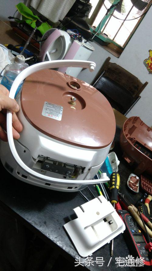 电压力锅不工作了出现e0,电压力锅通电一会显示e4