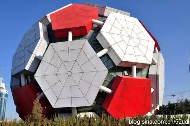 劳动公园大足球内部样子,劳动公园大足球叫什么