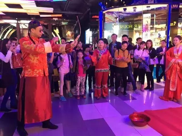 “遭受”十万伏特暴击!20只皮卡丘惊喜出没,要被萌哭了!