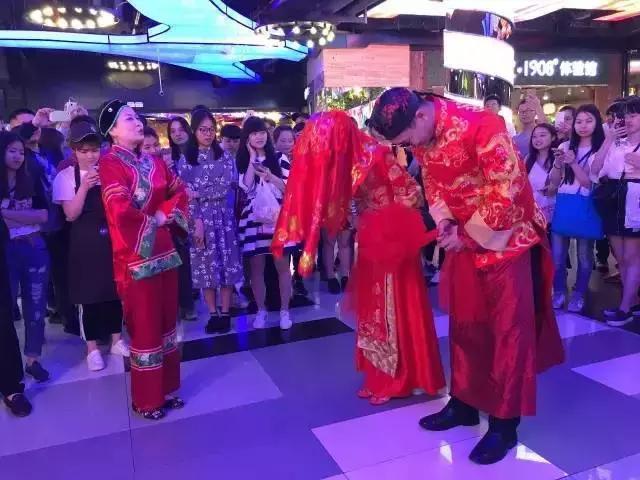 “遭受”十万伏特暴击!20只皮卡丘惊喜出没,要被萌哭了!